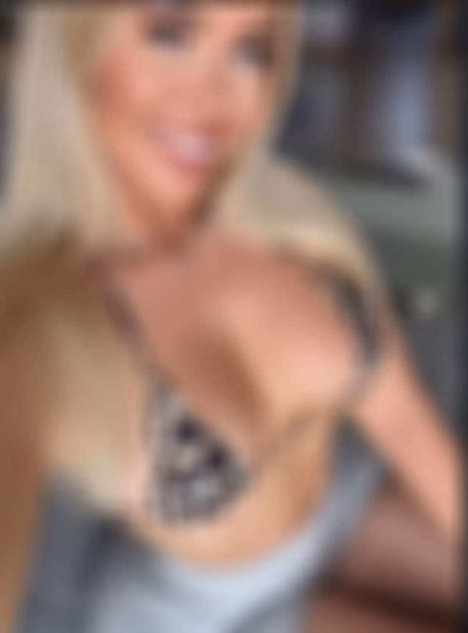 Alicia russian bride india