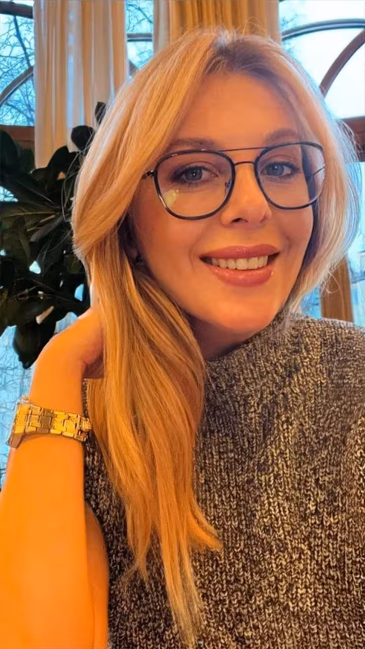 Olena russian bride painting