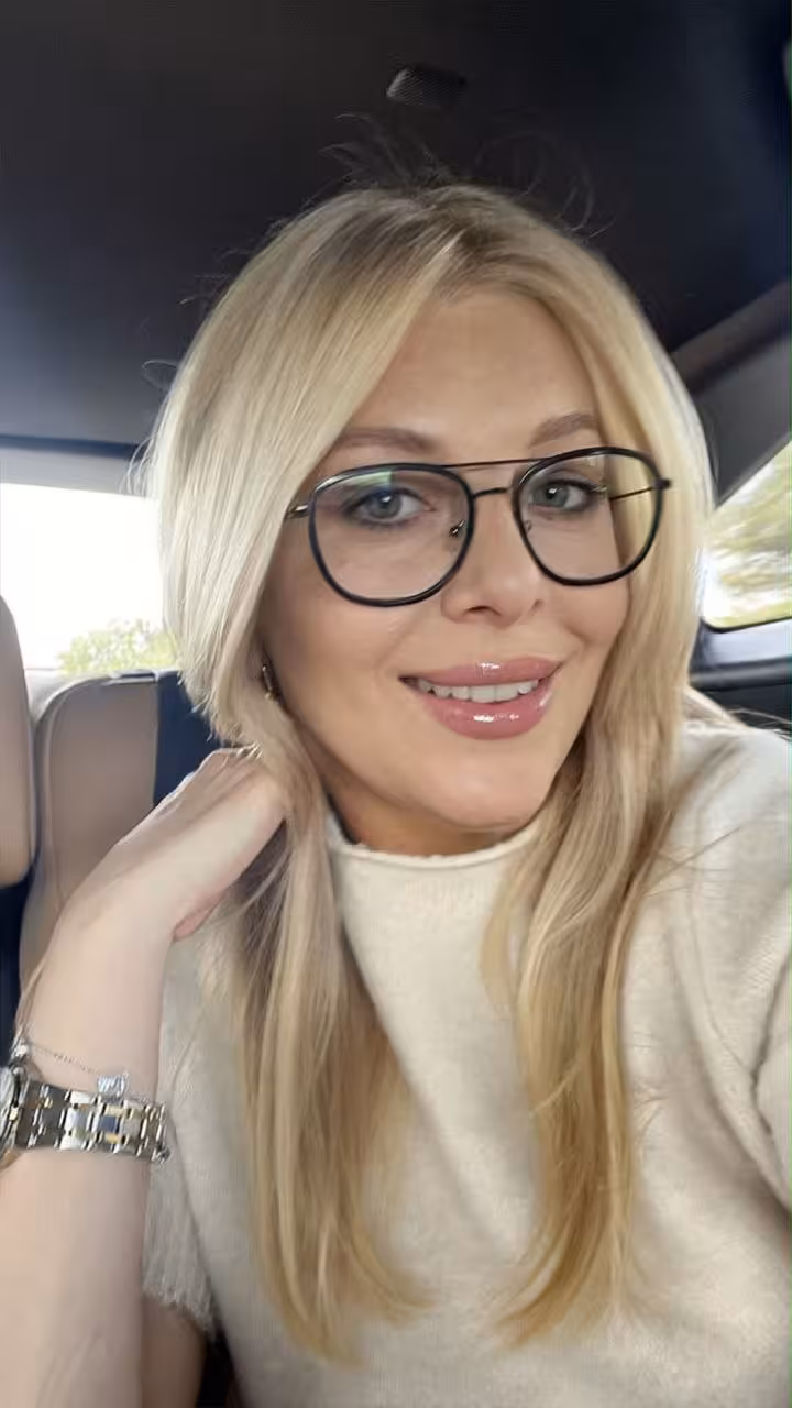 Olena russian bride painting