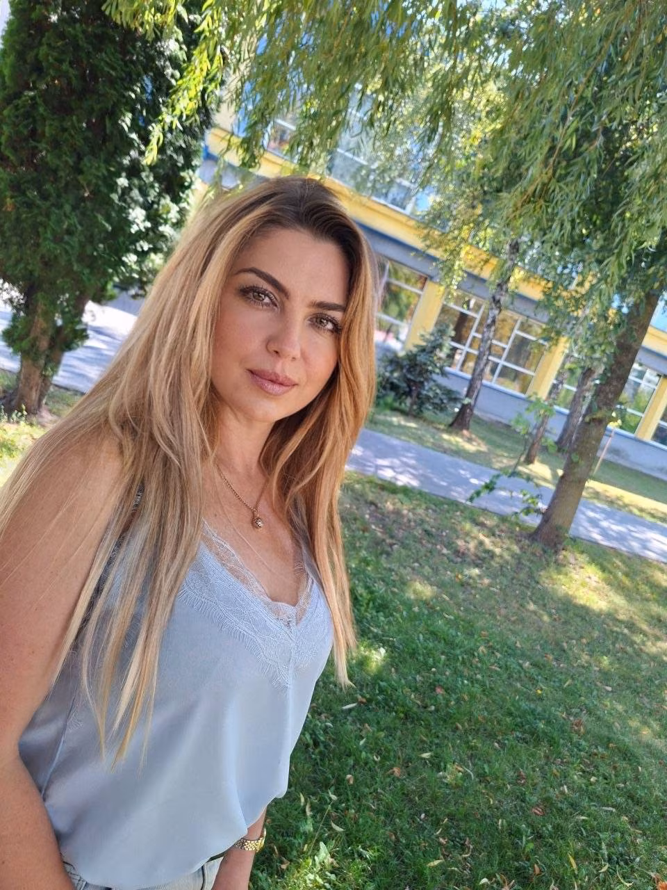 Visit Lady's Profile