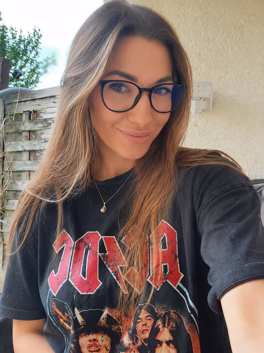 See Lady's Profile