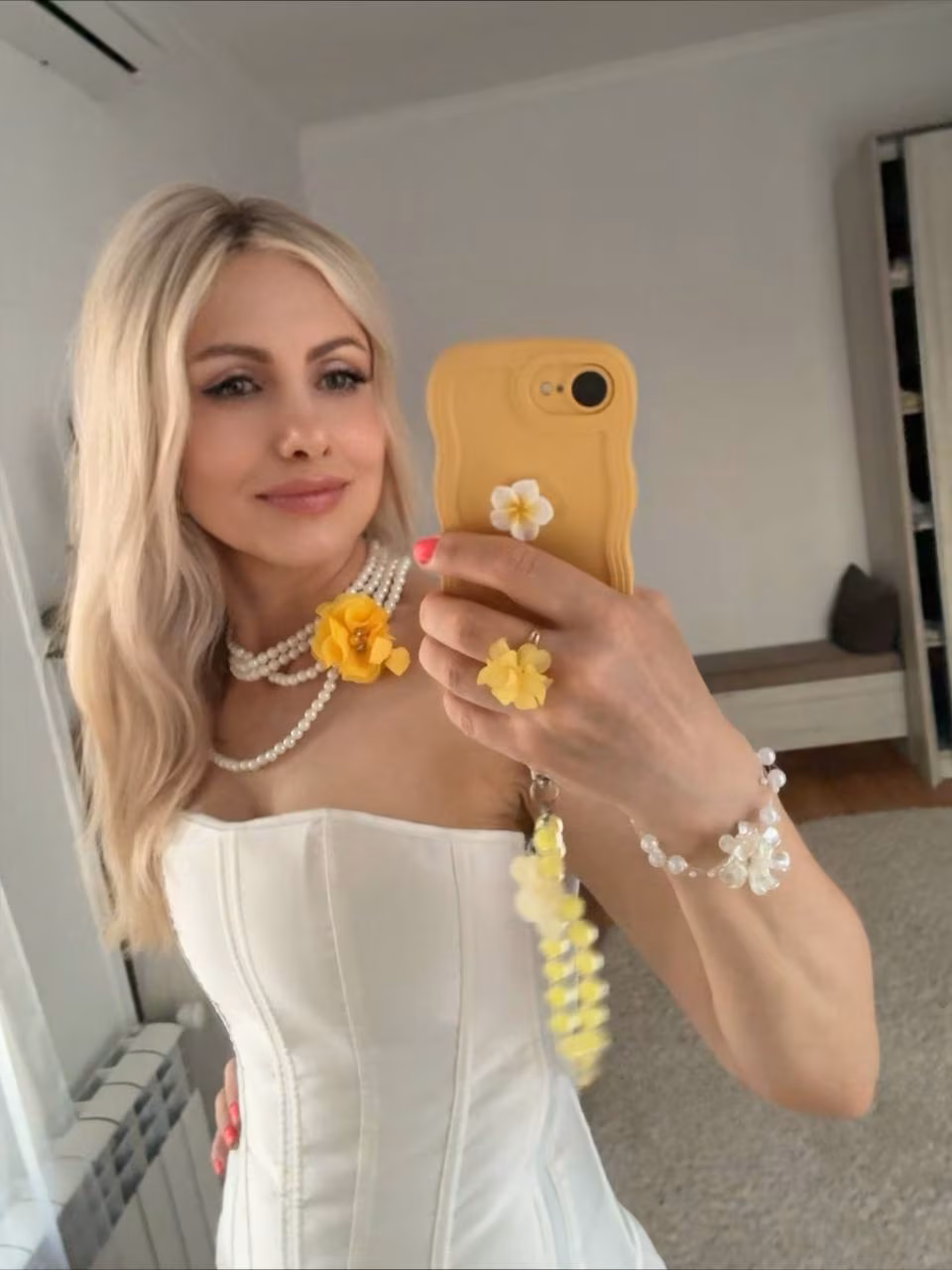 See Lady's Profile