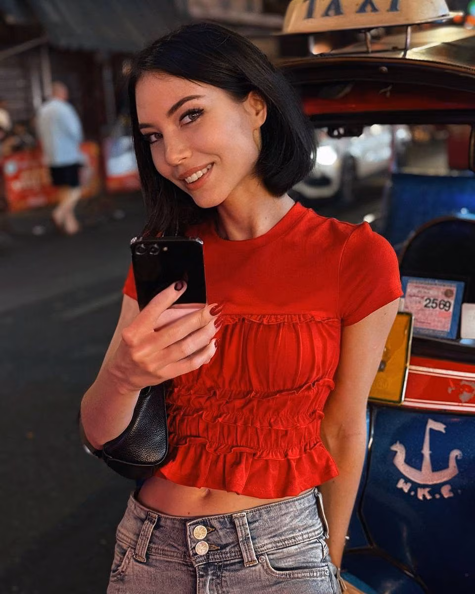 See Lady's Profile
