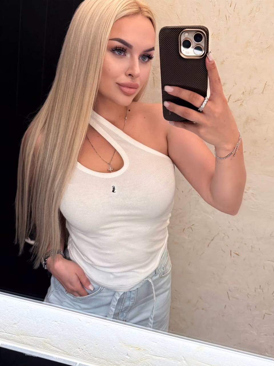 Visit Lady's Profile