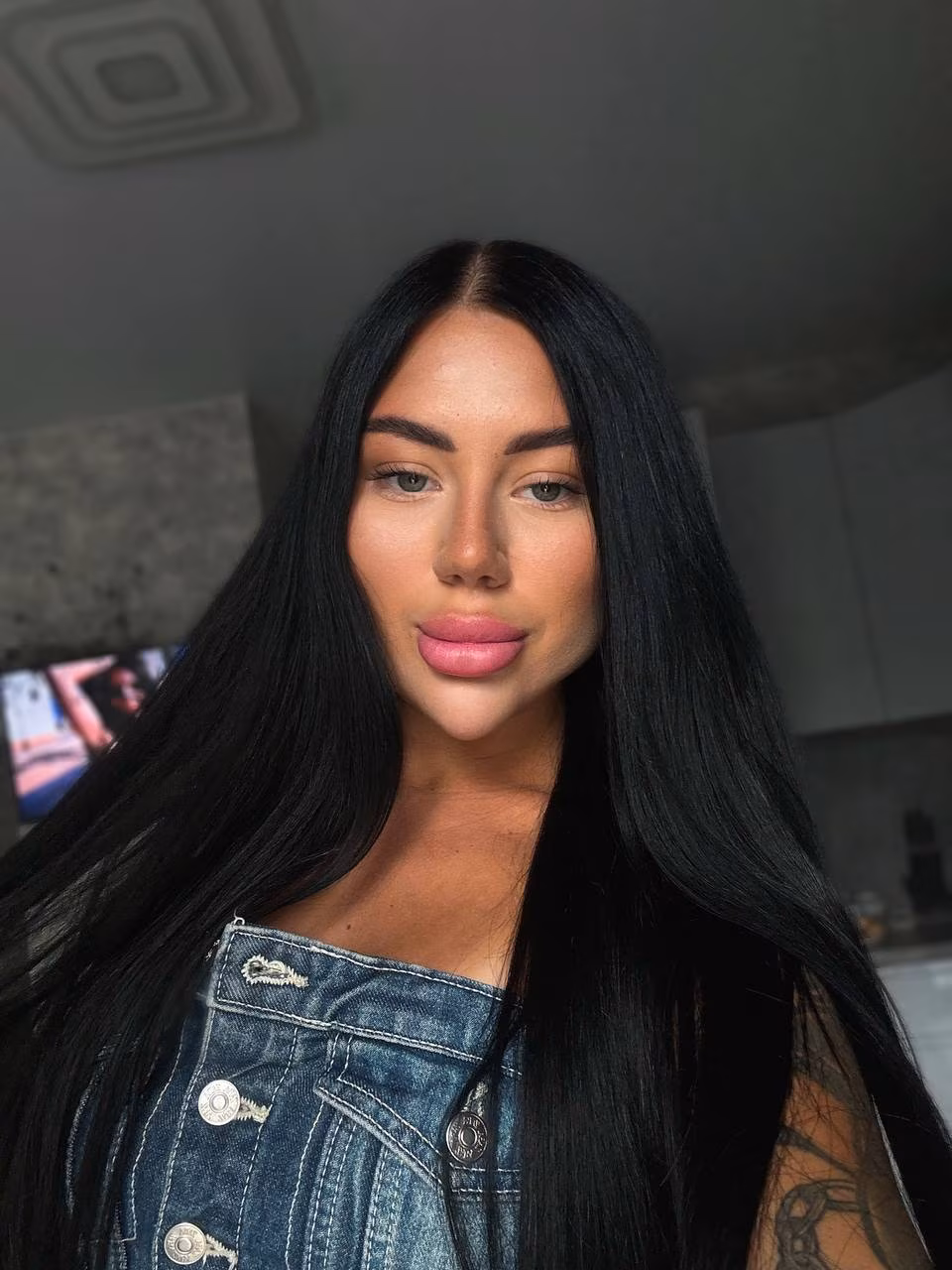 Open Woman's Profile